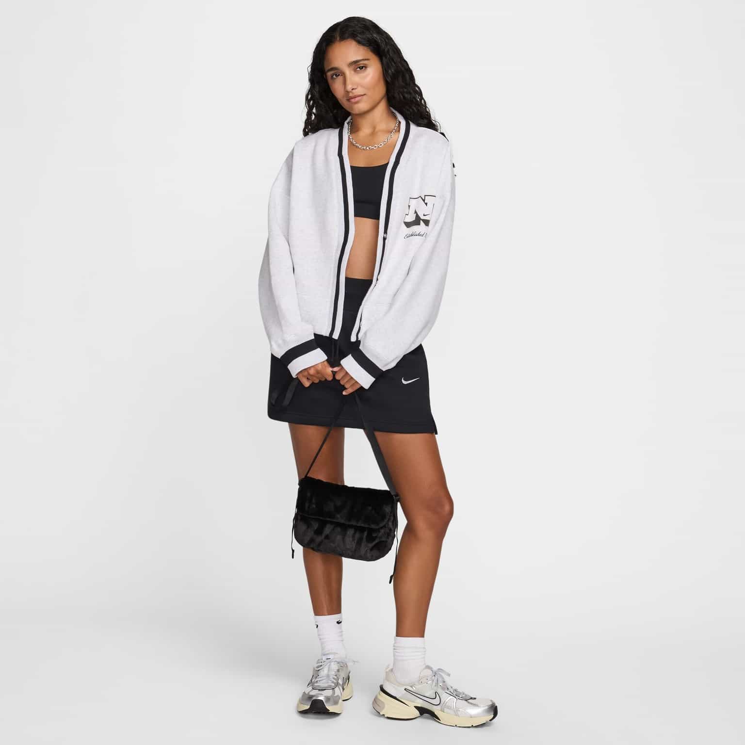 Nike Sportswear Futura 365 Faux Fur Crossbody Bag (1L) 2