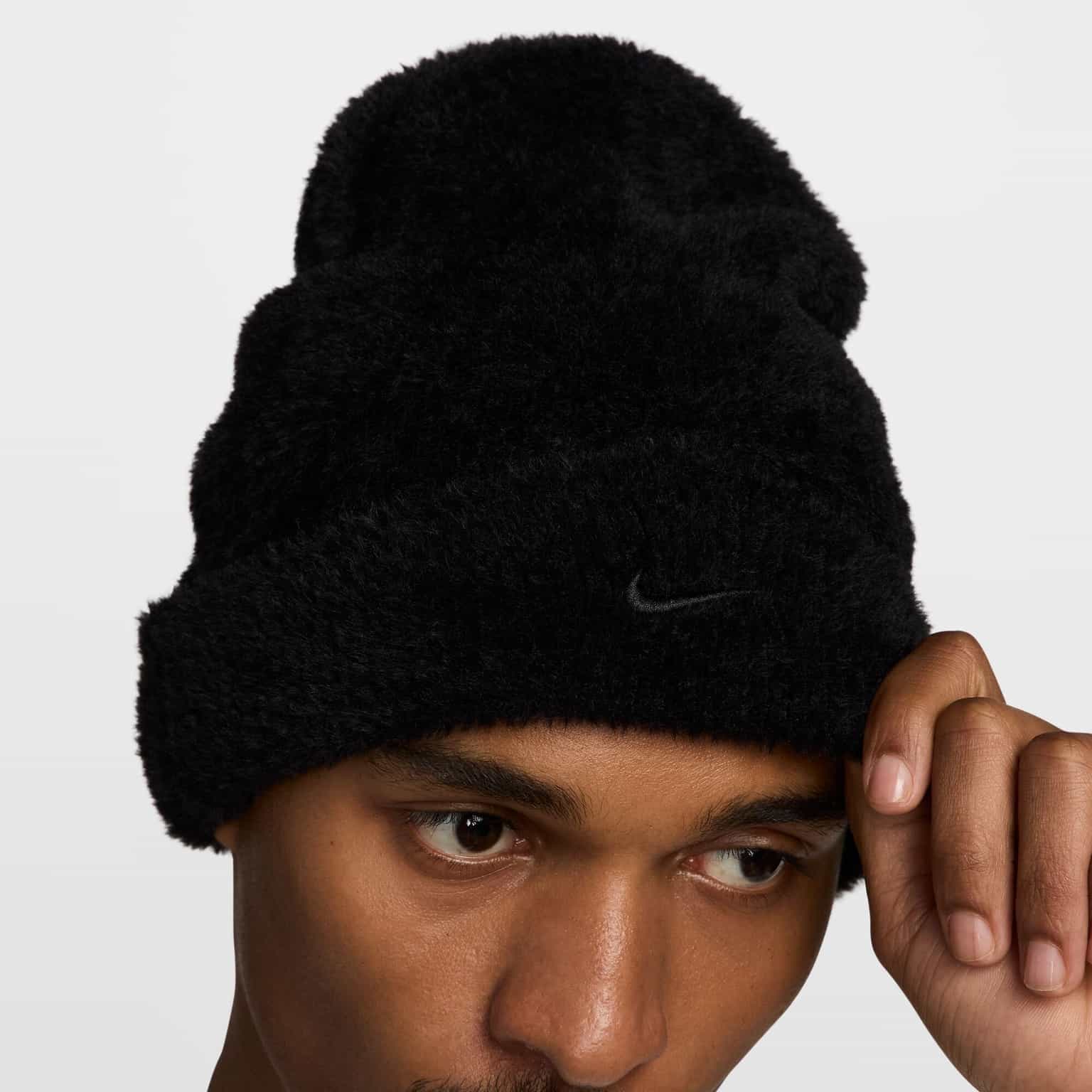 Nike Peak Cozy Beanie 6