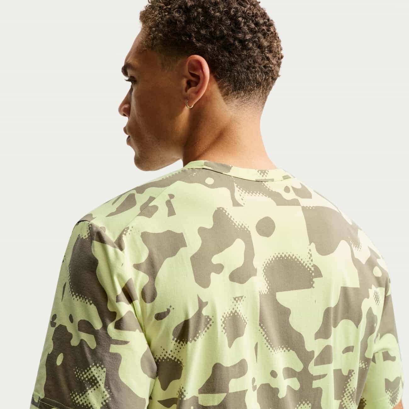 Футболка Nike Hyverse Dri-FIT UV Training 6