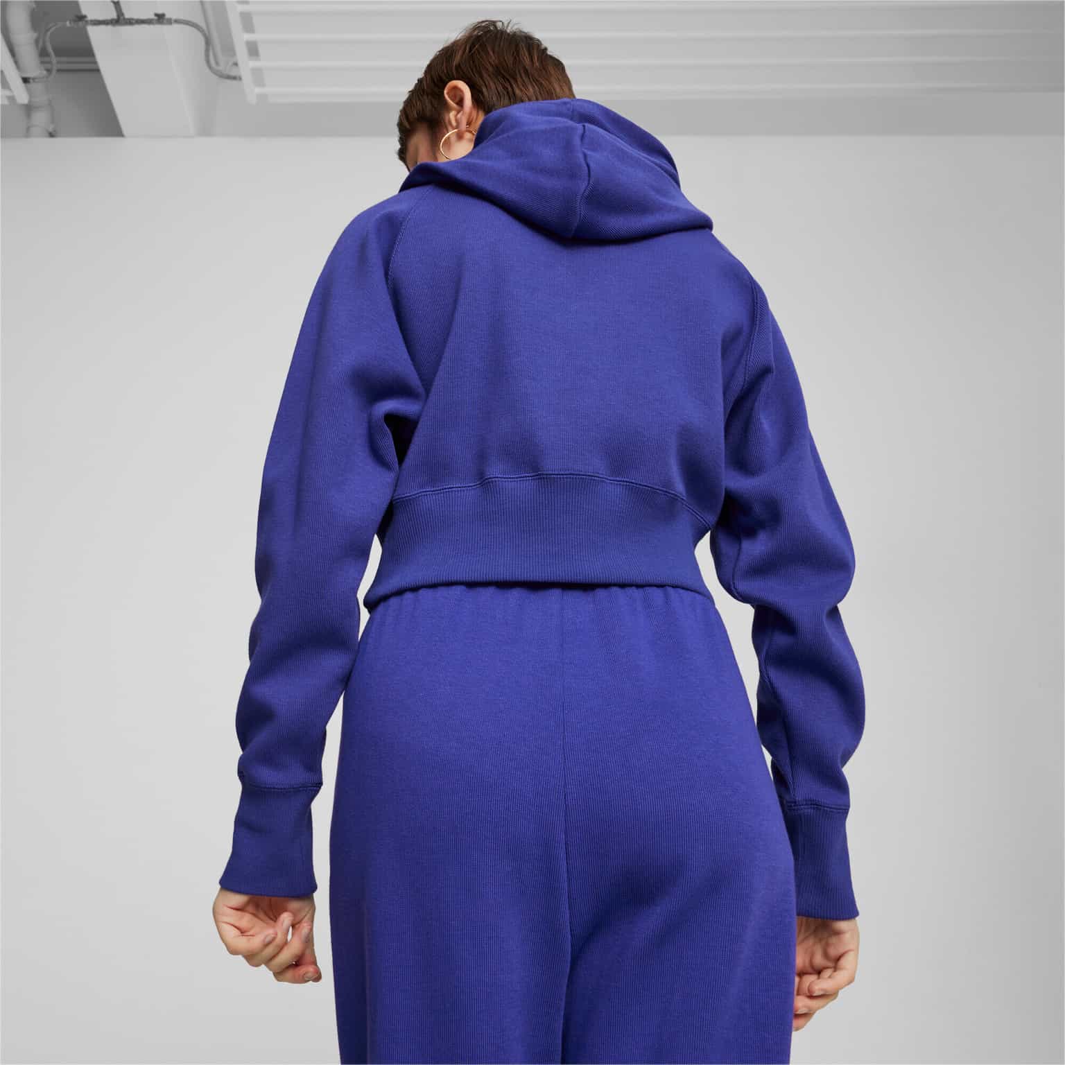 Puma Classics+ Relaxed Cropped Hoodie 2