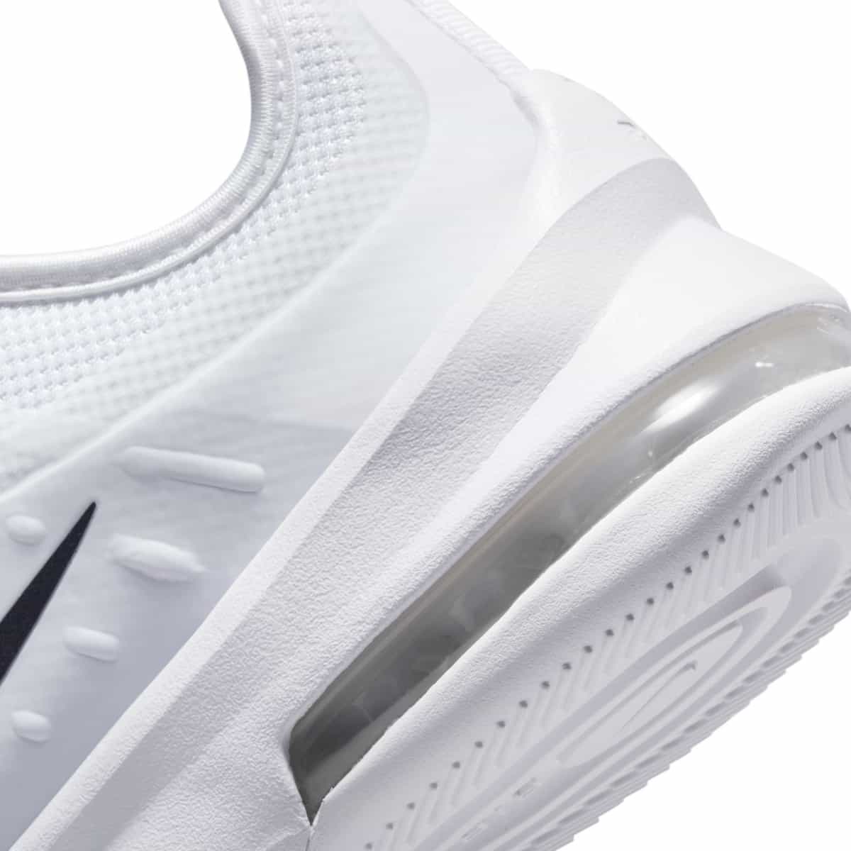 Кроссовки Nike Air Max Axis 7