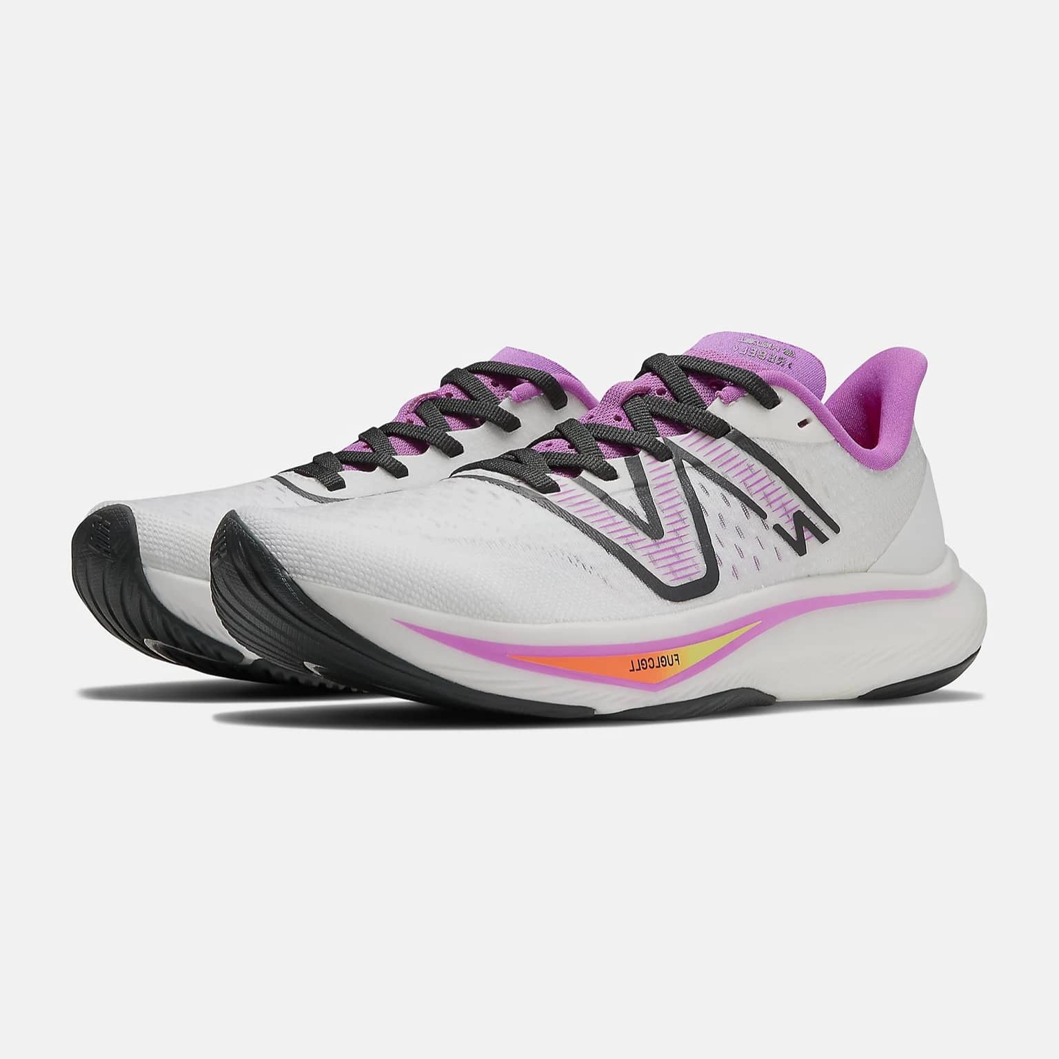 Sneakers New Balance Fuel Cell Rebel V3