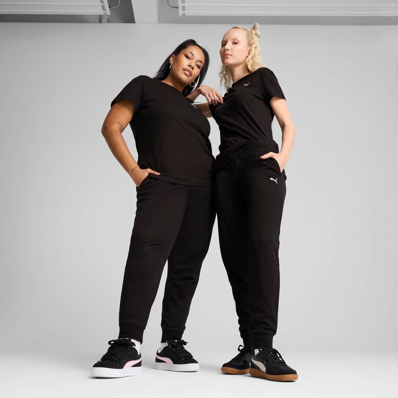 Puma Ess Logo French Terry Sweatpants 3