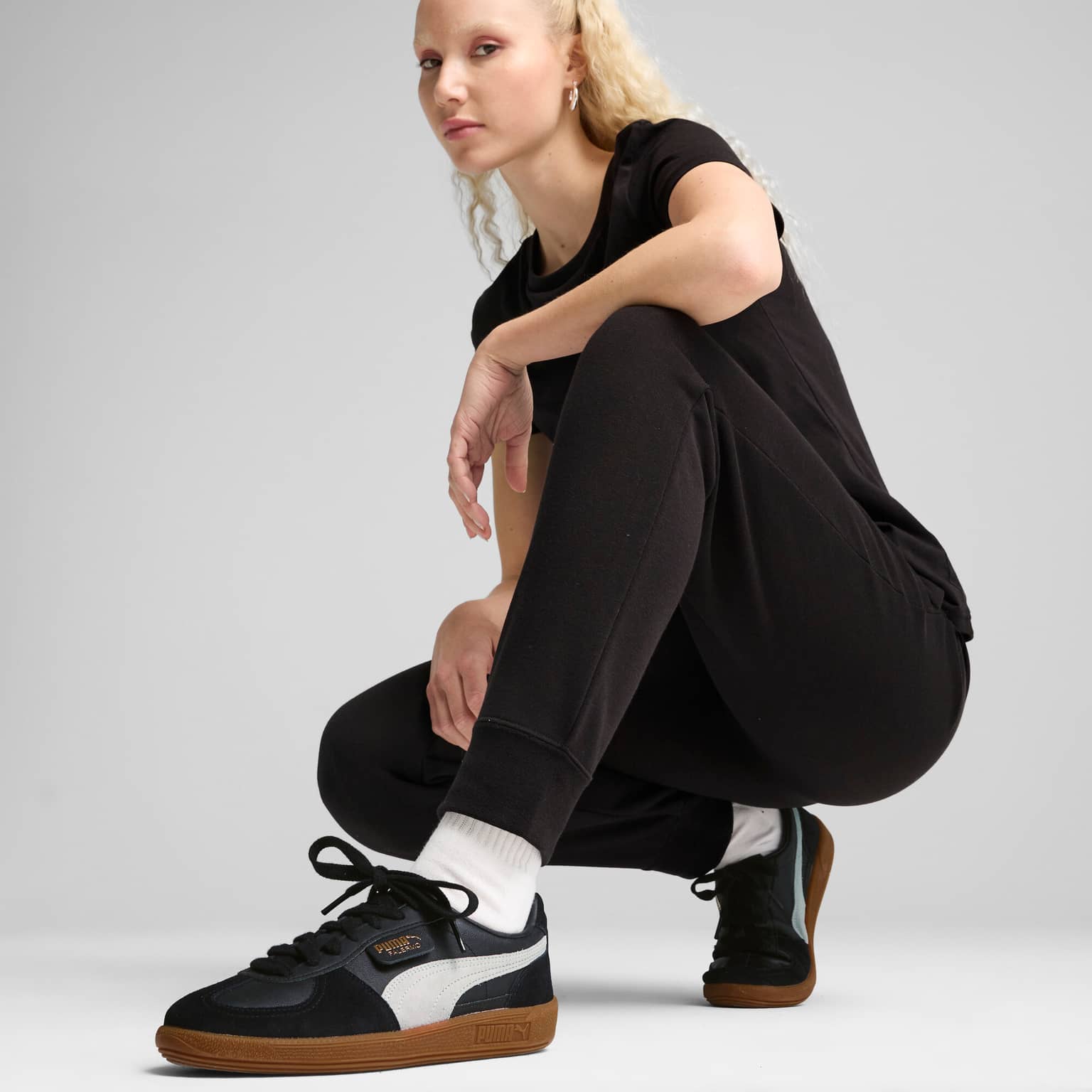 Puma Ess Logo French Terry Sweatpants 4