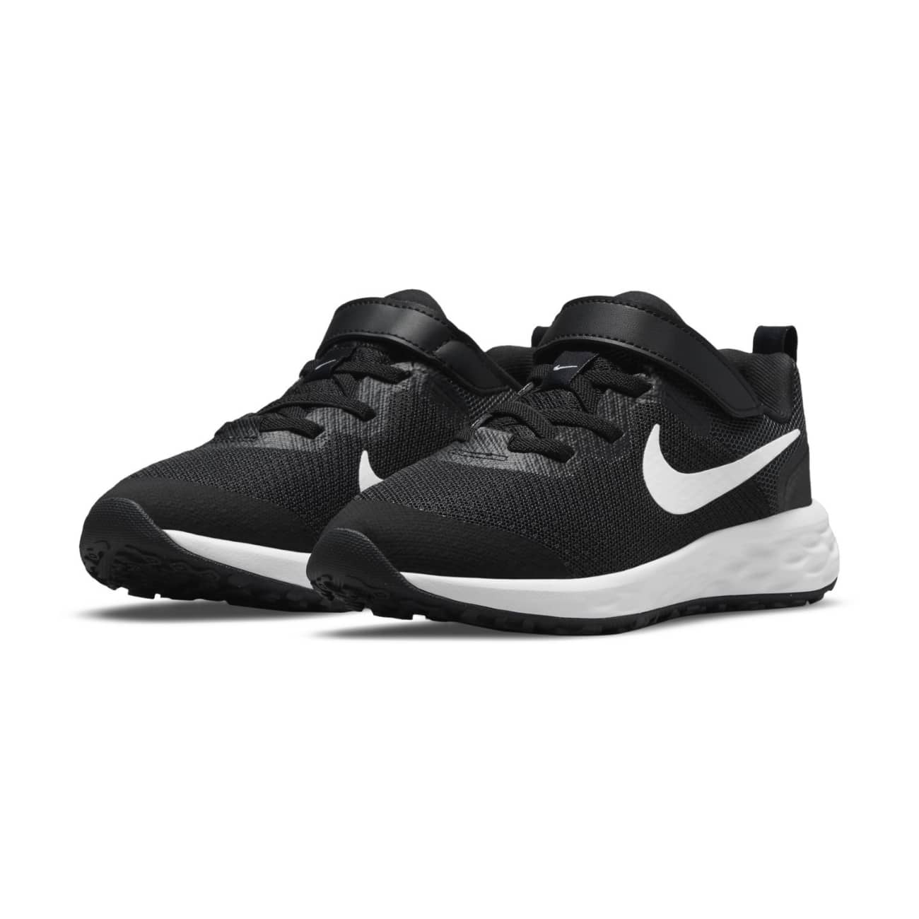 Nike Revolution 6