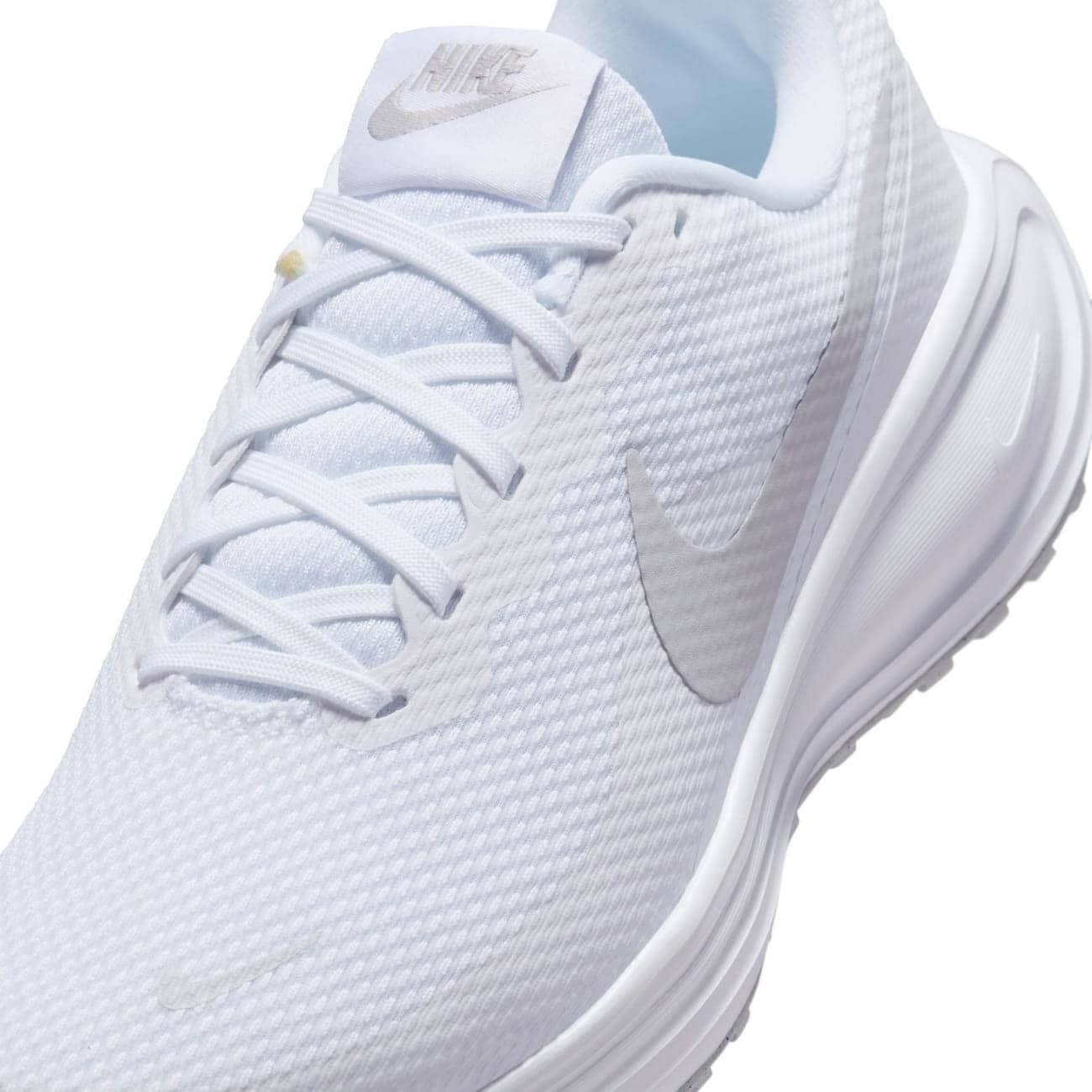 Nike Revolution 8 6