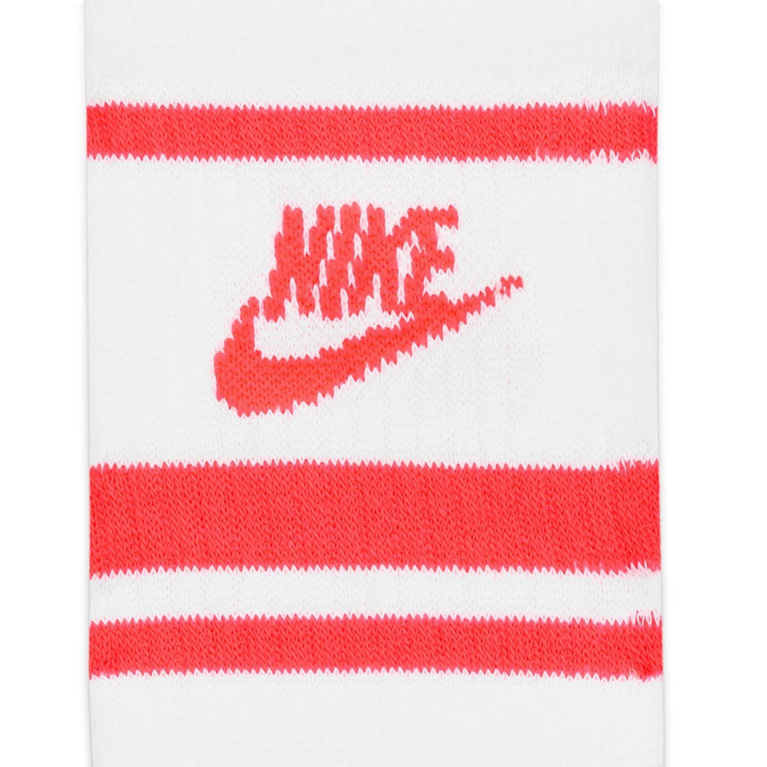 Nike Sportswear Dri-FIT Everyday Essential Crew Socks (3 Pairs) 4
