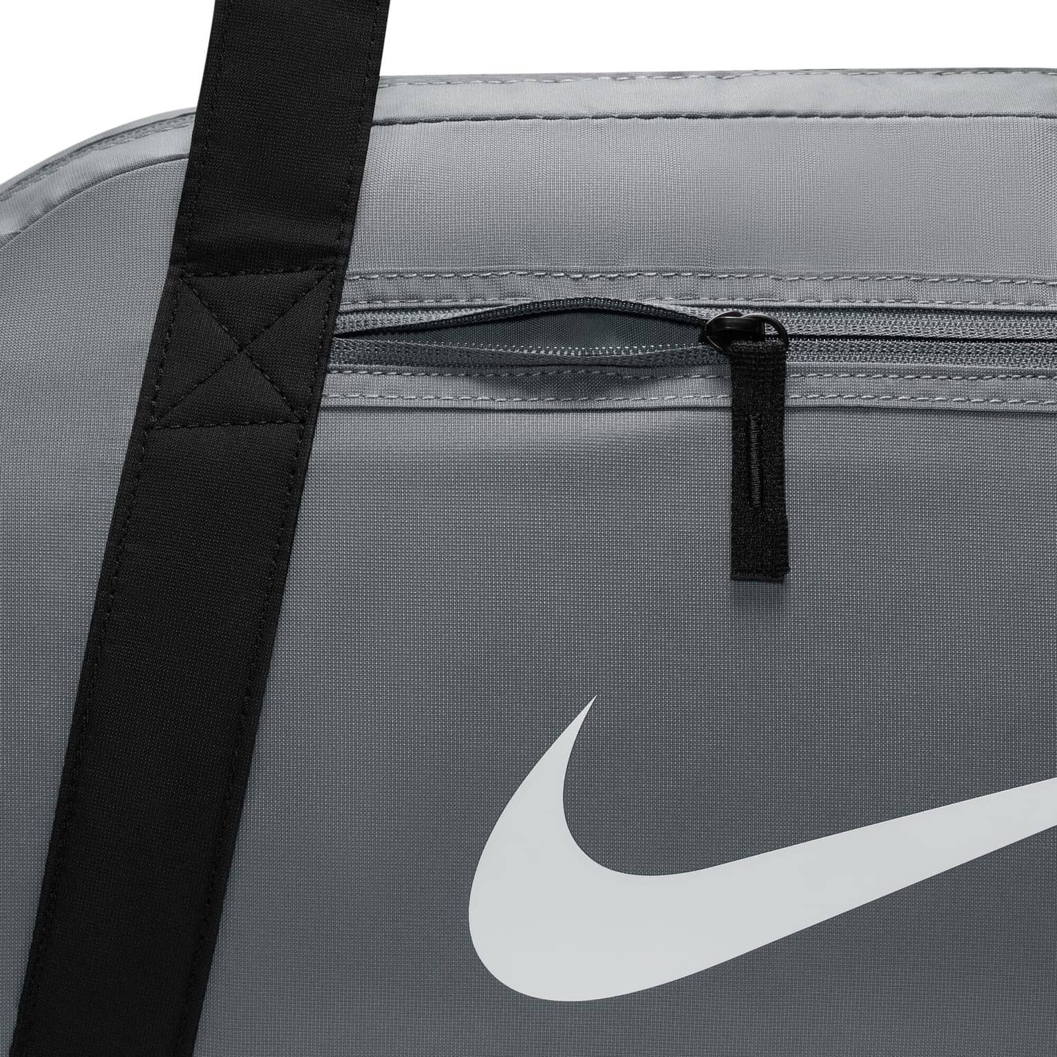 Nike Training Duffel (24L) 6