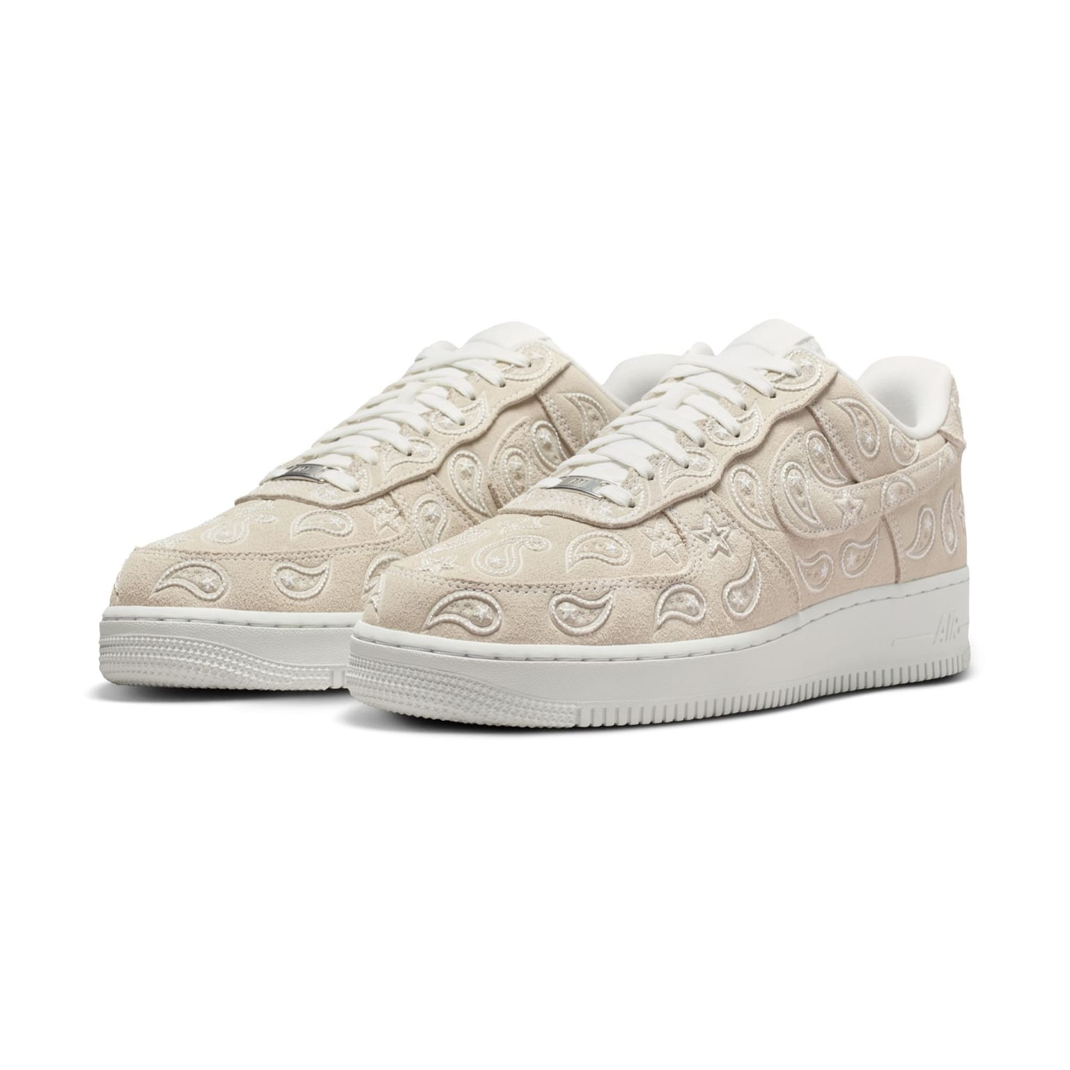 Nike Air Force 1 07 LV8